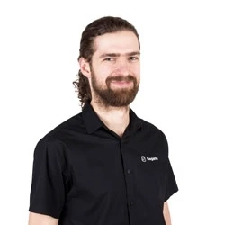 Jan, managerul magazinului Bagalio