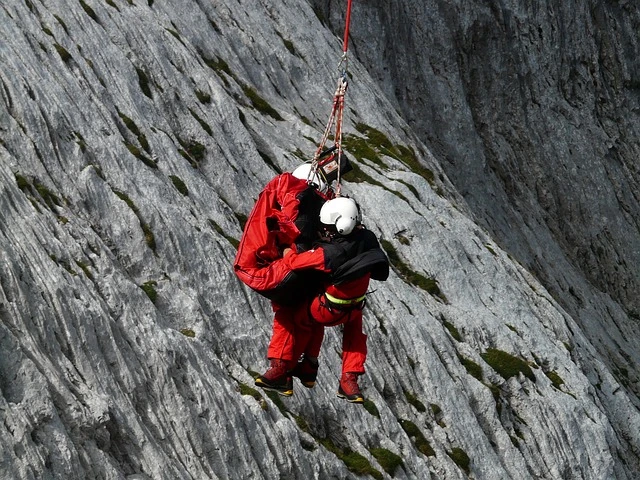 Cum intervine salvamontul