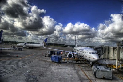 Aeroport și bilete de avion avantajoase.